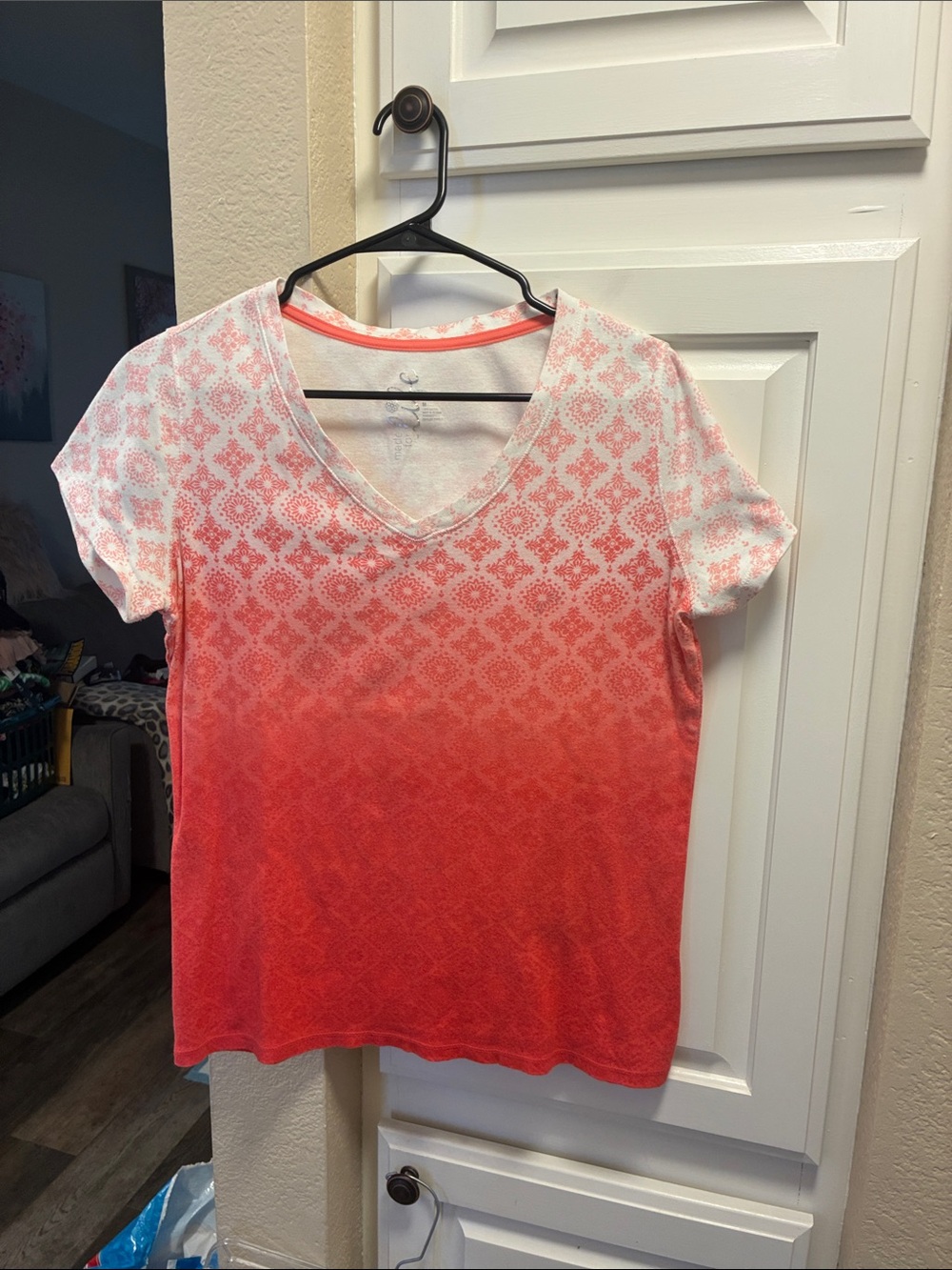 4 for $10 💗💗 made for life White to Coral Ombre V-Neck 100% cotton tshirt